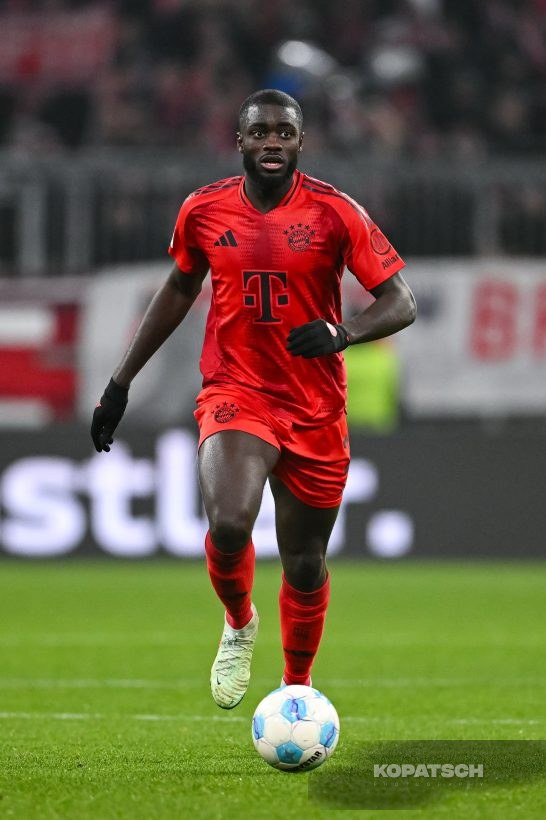 Dayot Upamecano, 2025-01-18 FC Bayern Muenchen vs VfL Wolfsburg