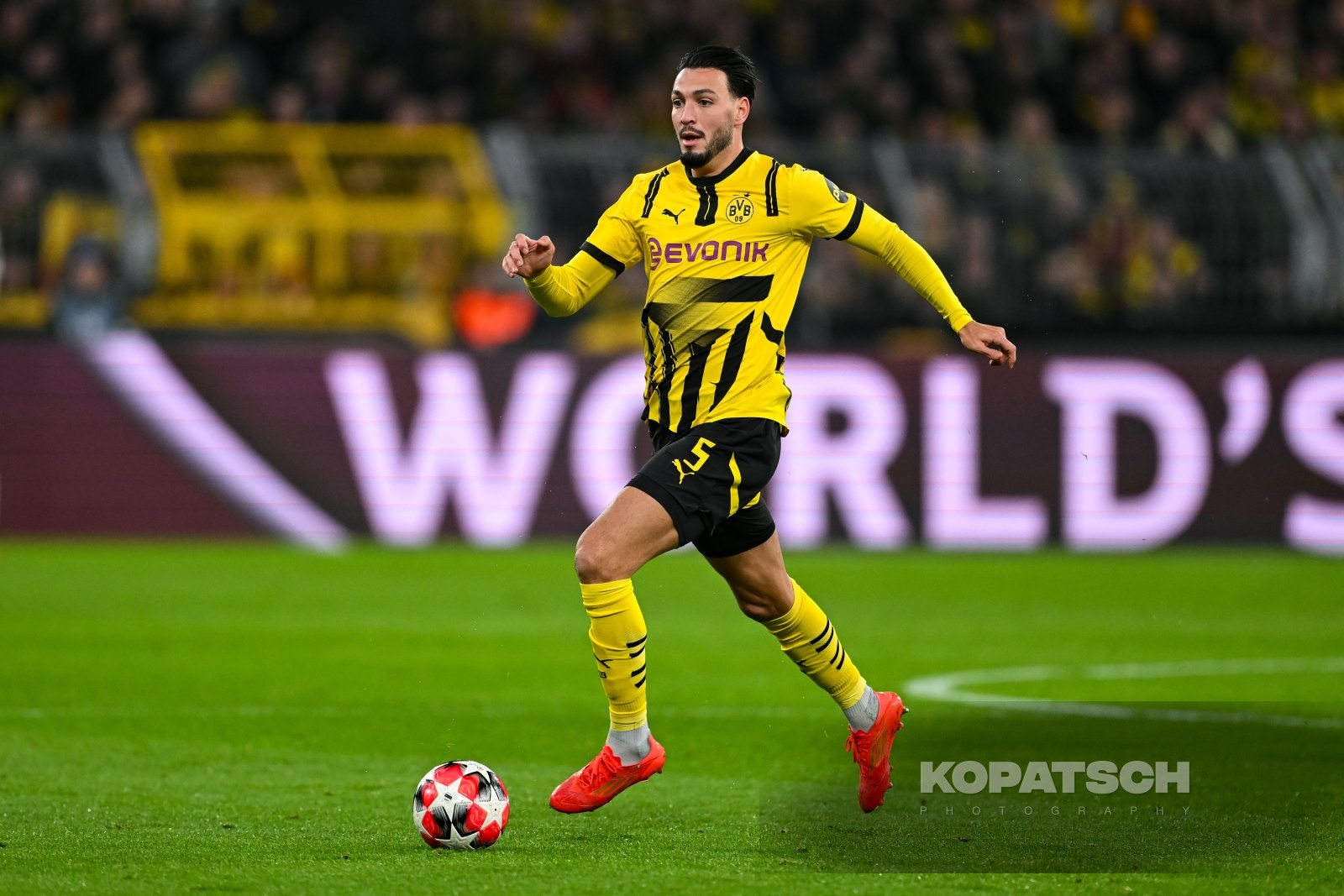 Ramy Bensebaini · 2025-01-29 Borussia Dortmund vs Shakhtar Donetsk
