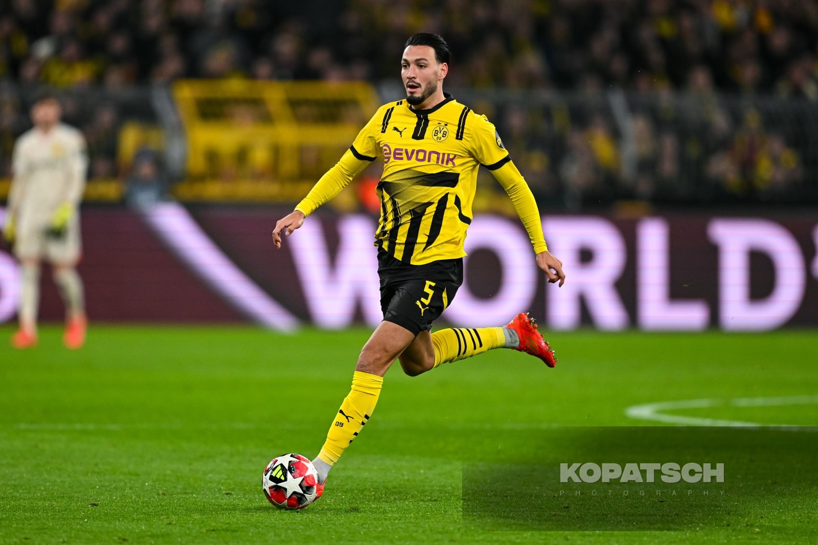 Ramy Bensebaini · 2025-01-29 Borussia Dortmund vs Shakhtar Donetsk