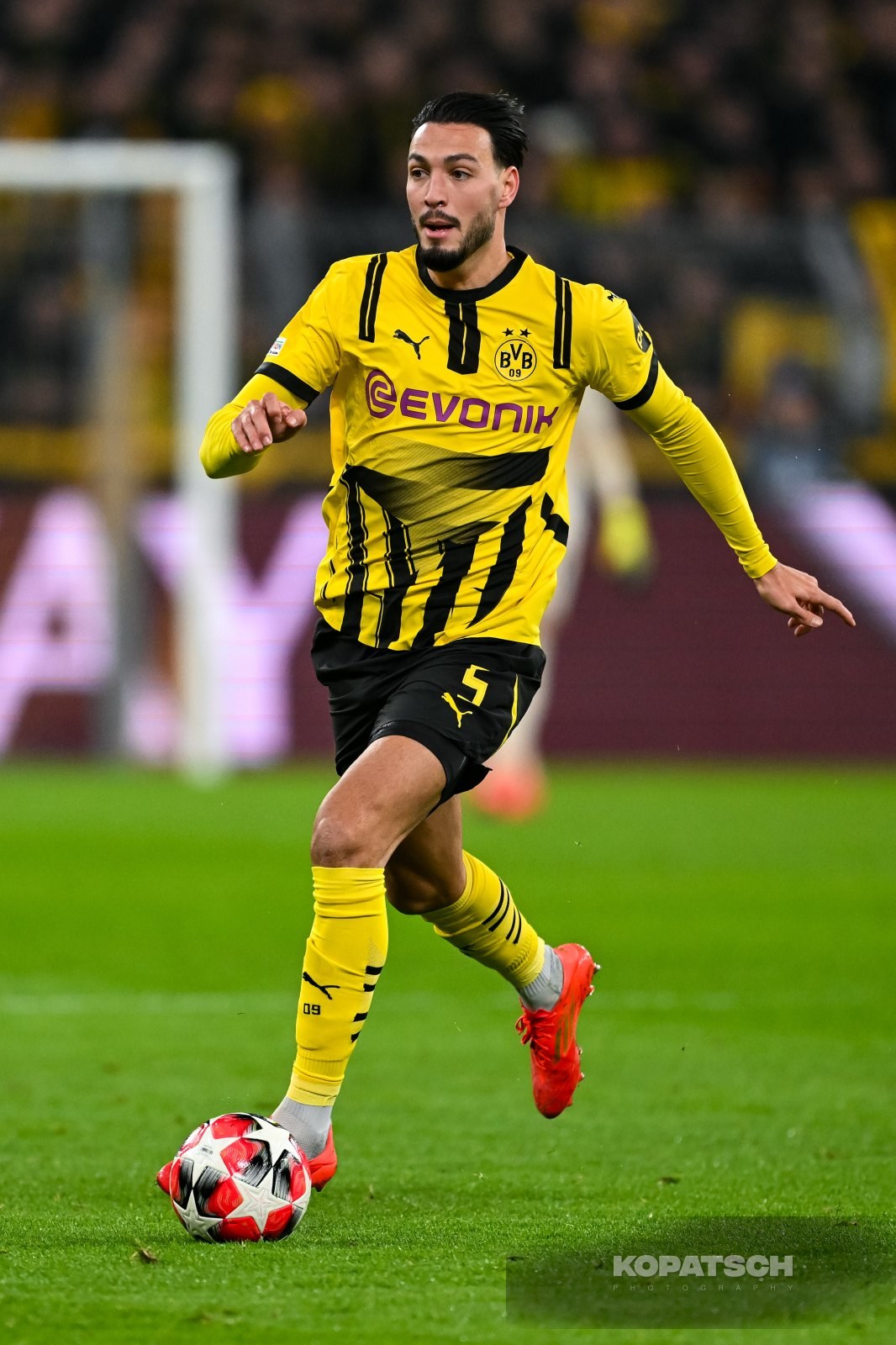 Ramy Bensebaini · 2025-01-29 Borussia Dortmund vs Shakhtar Donetsk