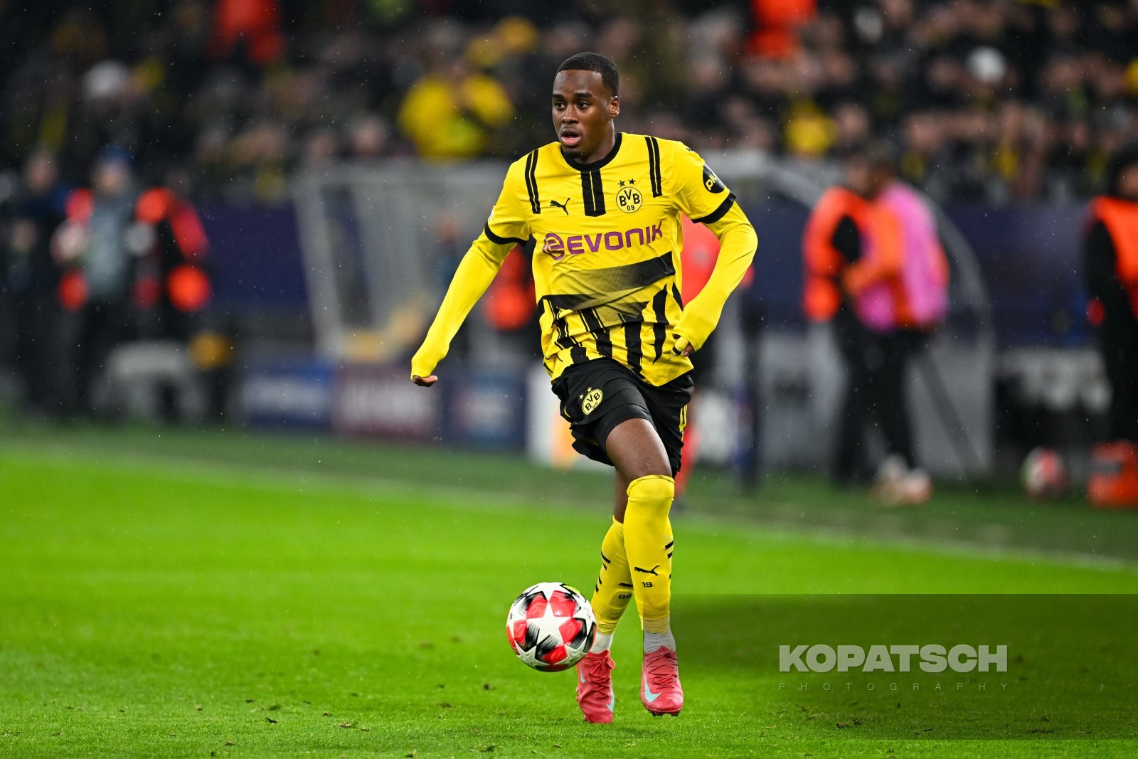Jamie Gittens · 2025-01-29 Borussia Dortmund vs Shakhtar Donetsk