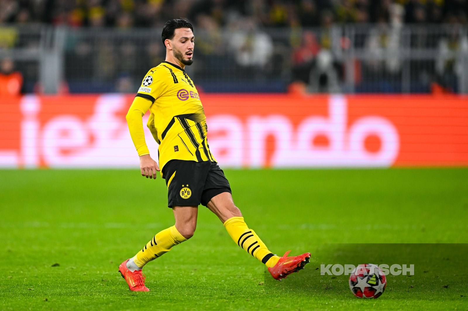 Ramy Bensebaini · 2025-01-29 Borussia Dortmund vs Shakhtar Donetsk