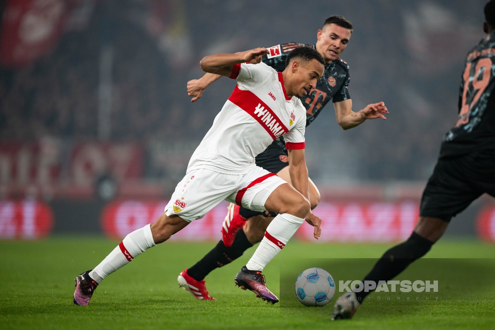 Jamie Leweling · 2025-02-28 VfB Stuttgart vs FC Bayern Muenchen