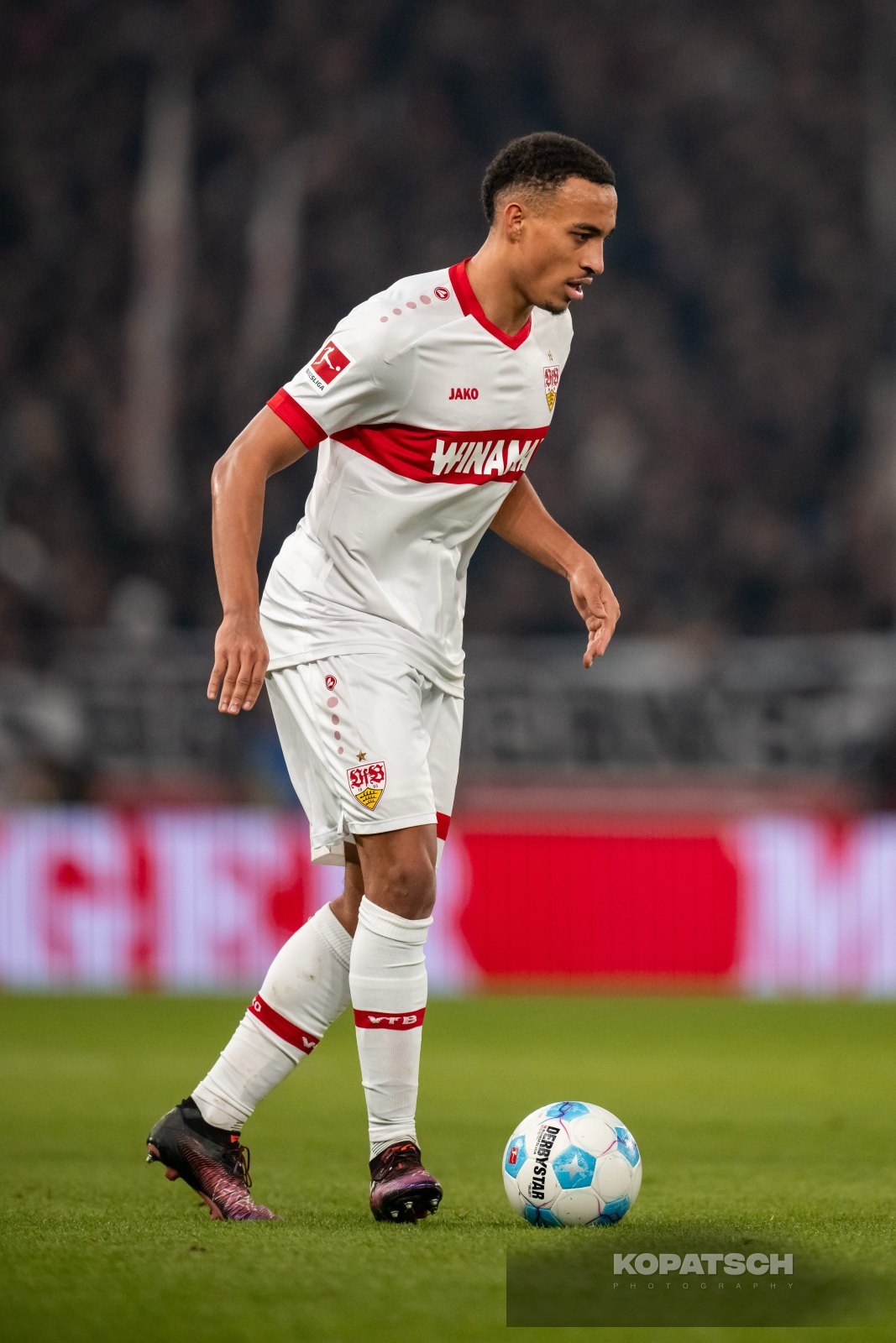 Jamie Leweling · 2025-02-28 VfB Stuttgart vs FC Bayern Muenchen