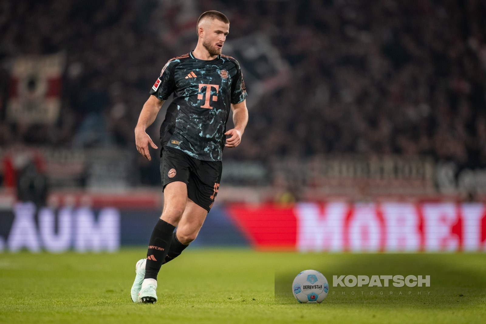 Eric Dier · 2025-02-28 VfB Stuttgart vs FC Bayern Muenchen