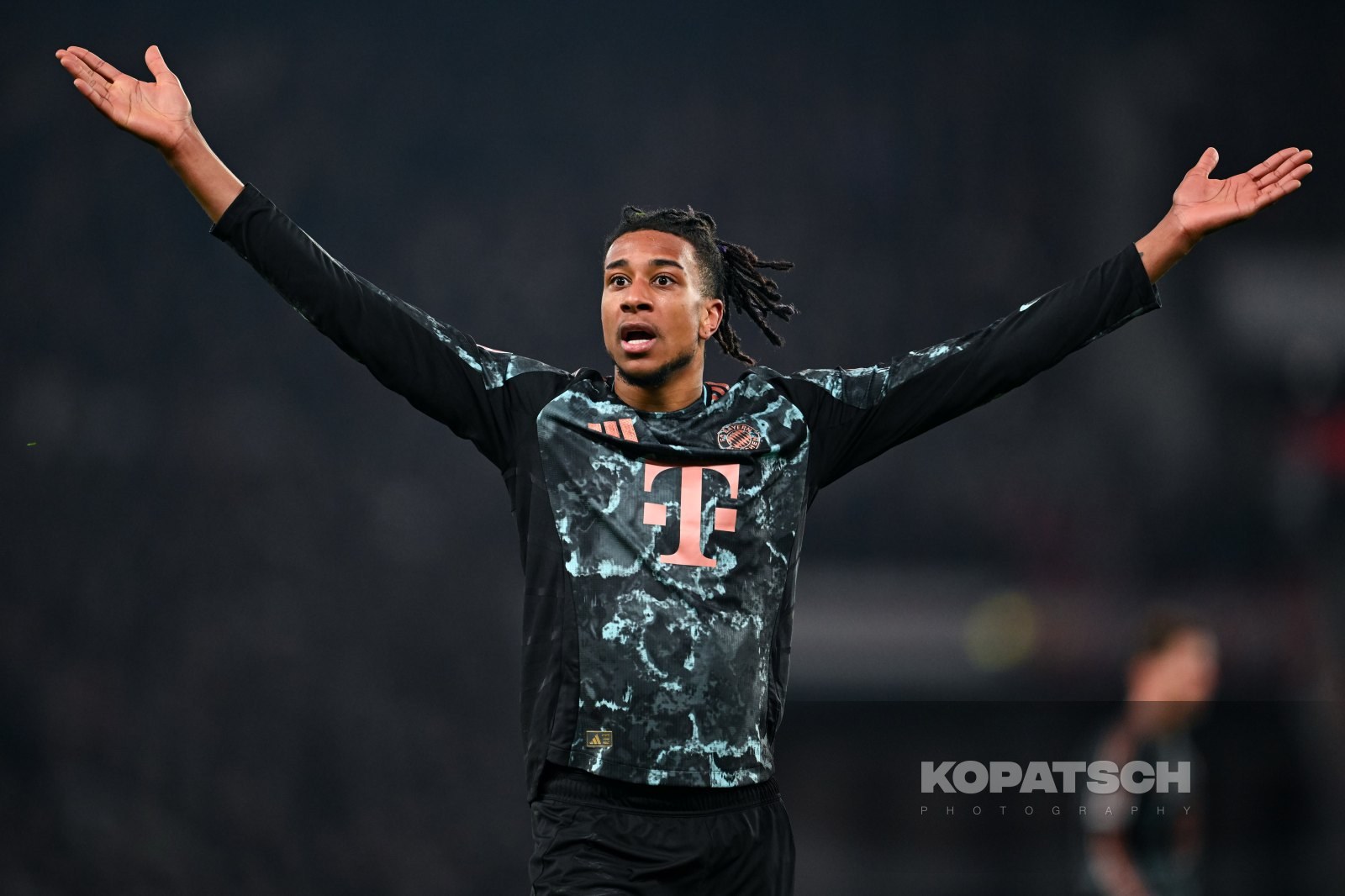 Michael Olise · 2025-02-28 VfB Stuttgart vs FC Bayern Muenchen
