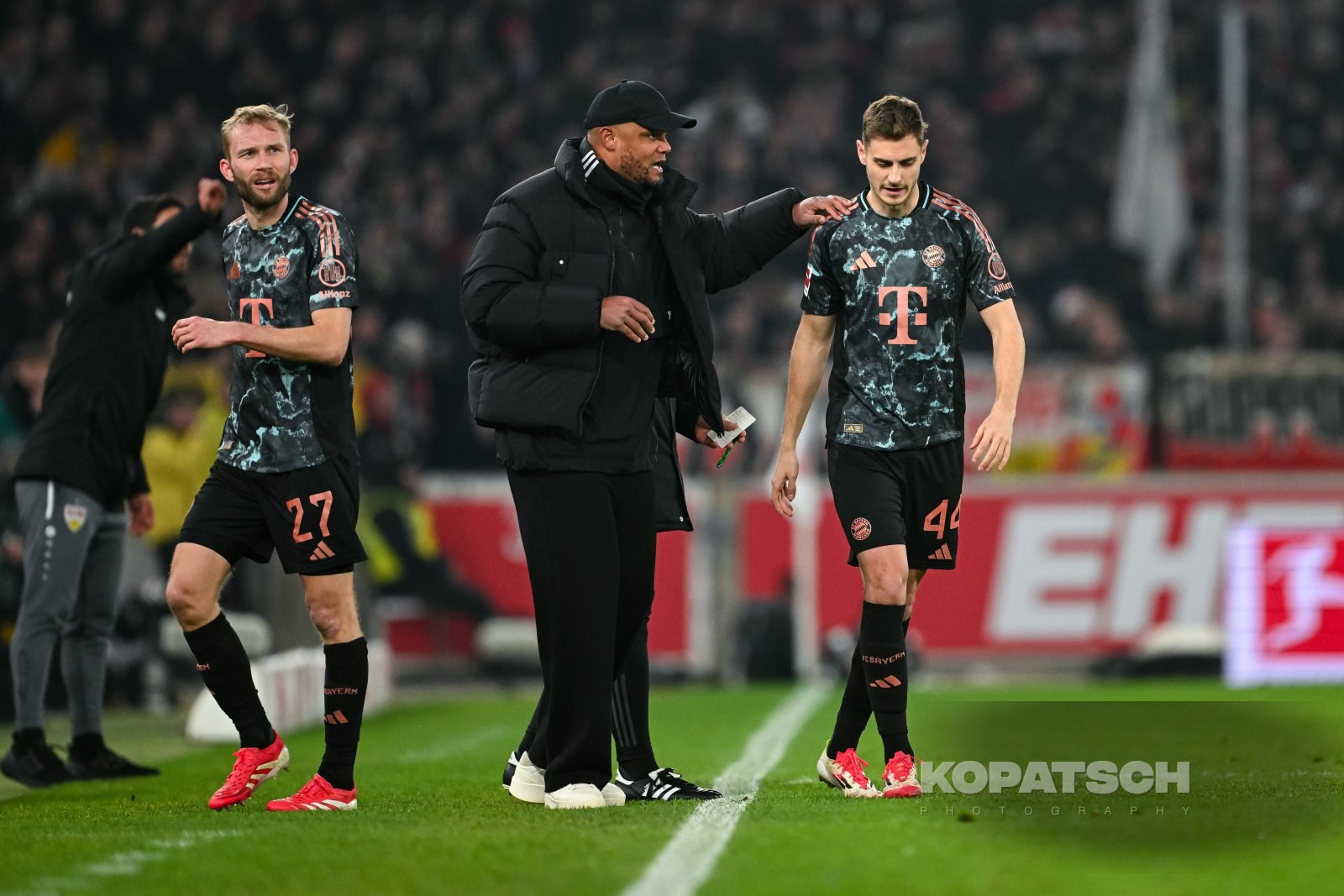Vincent Kompany · 2025-02-28 VfB Stuttgart vs FC Bayern Muenchen
