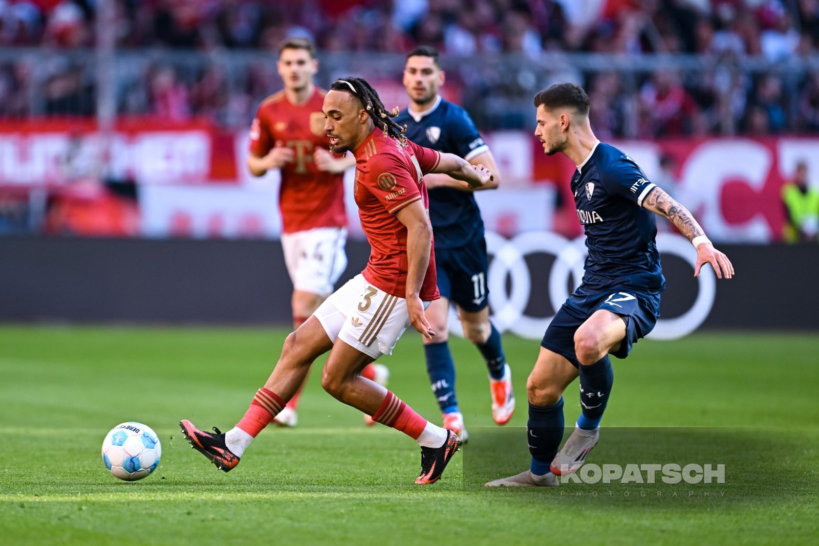 Sacha Boey · 2025-03-08 FC Bayern Muenchen vs VfL Bochum