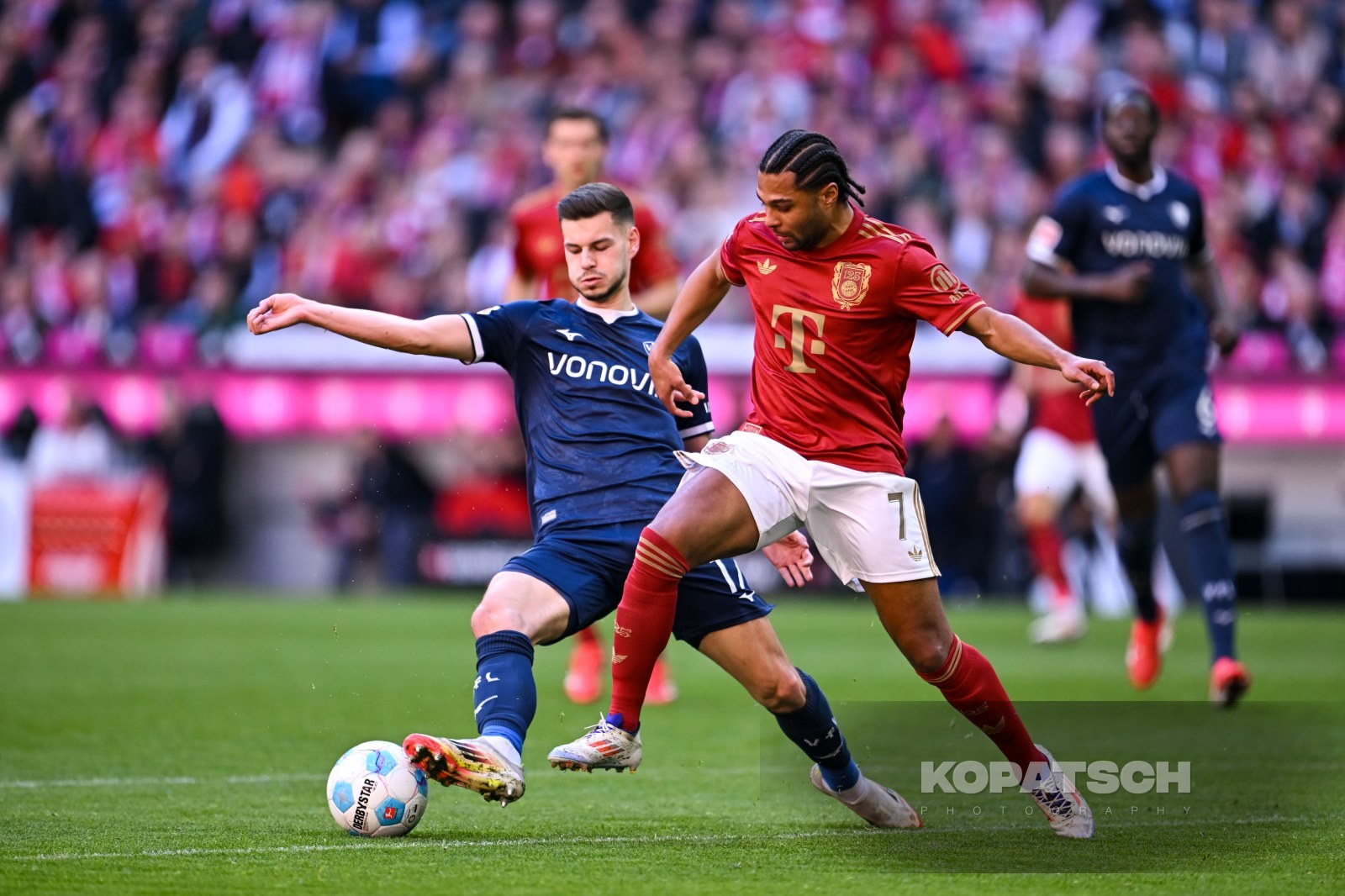 Serge Gnabry · 2025-03-08 FC Bayern Muenchen vs VfL Bochum