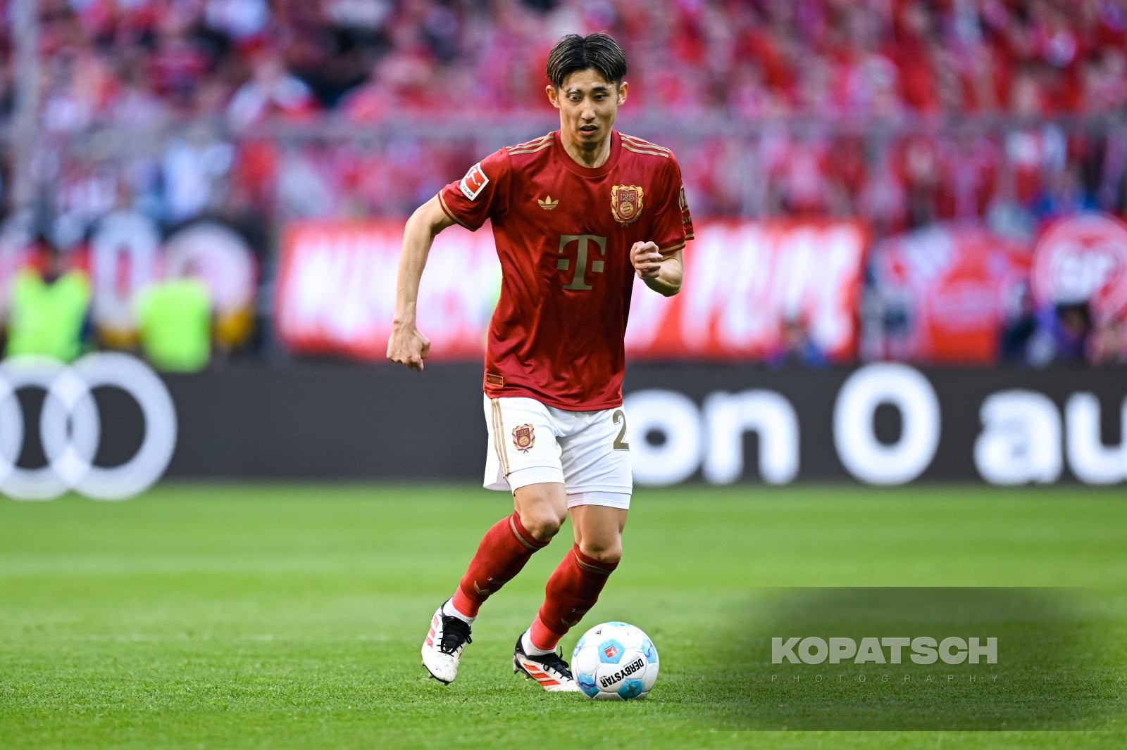 Hiroki Ito · 2025-03-08 FC Bayern Muenchen vs VfL Bochum