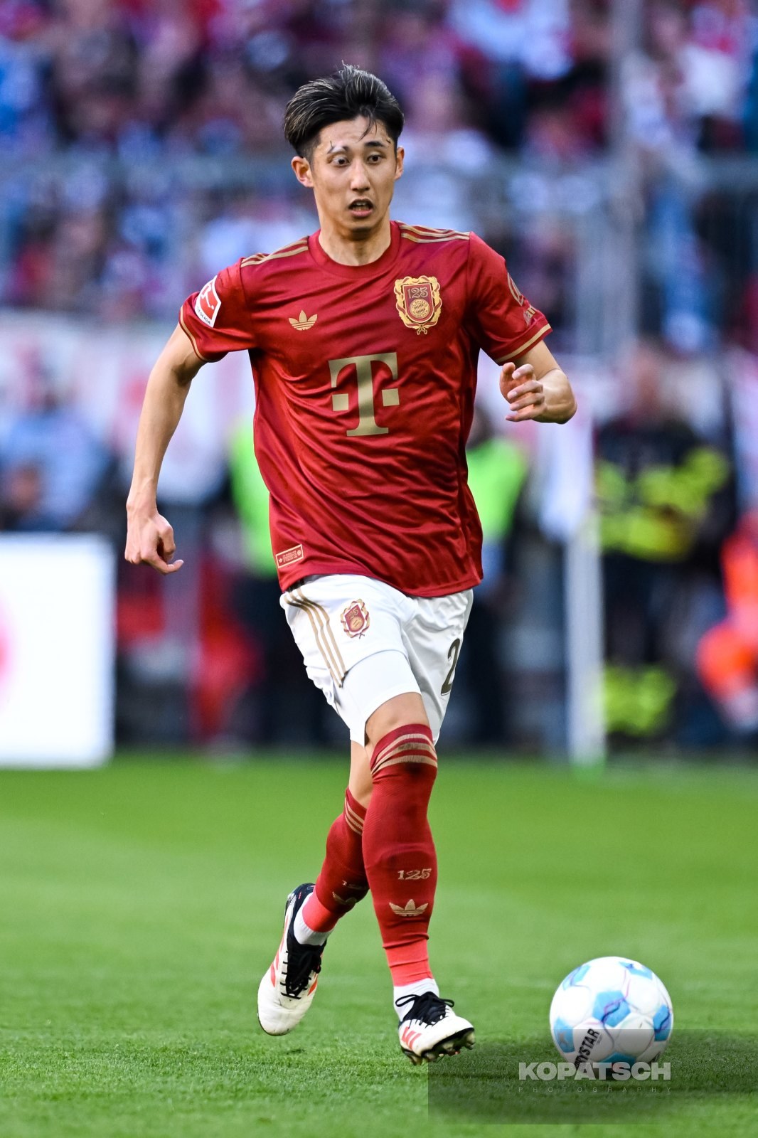 Hiroki Ito · 2025-03-08 FC Bayern Muenchen vs VfL Bochum