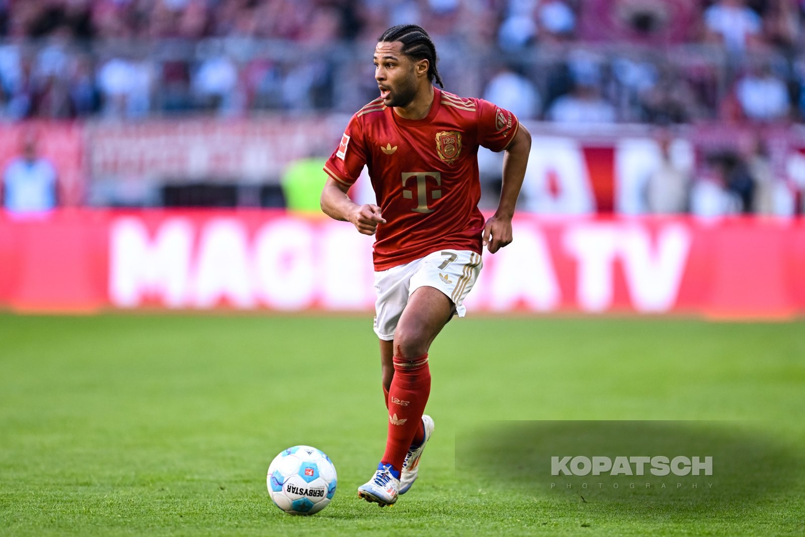 Serge Gnabry · 2025-03-08 FC Bayern Muenchen vs VfL Bochum