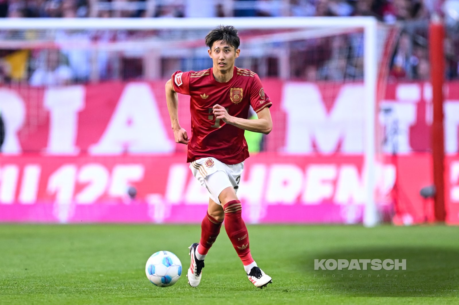Hiroki Ito · 2025-03-08 FC Bayern Muenchen vs VfL Bochum