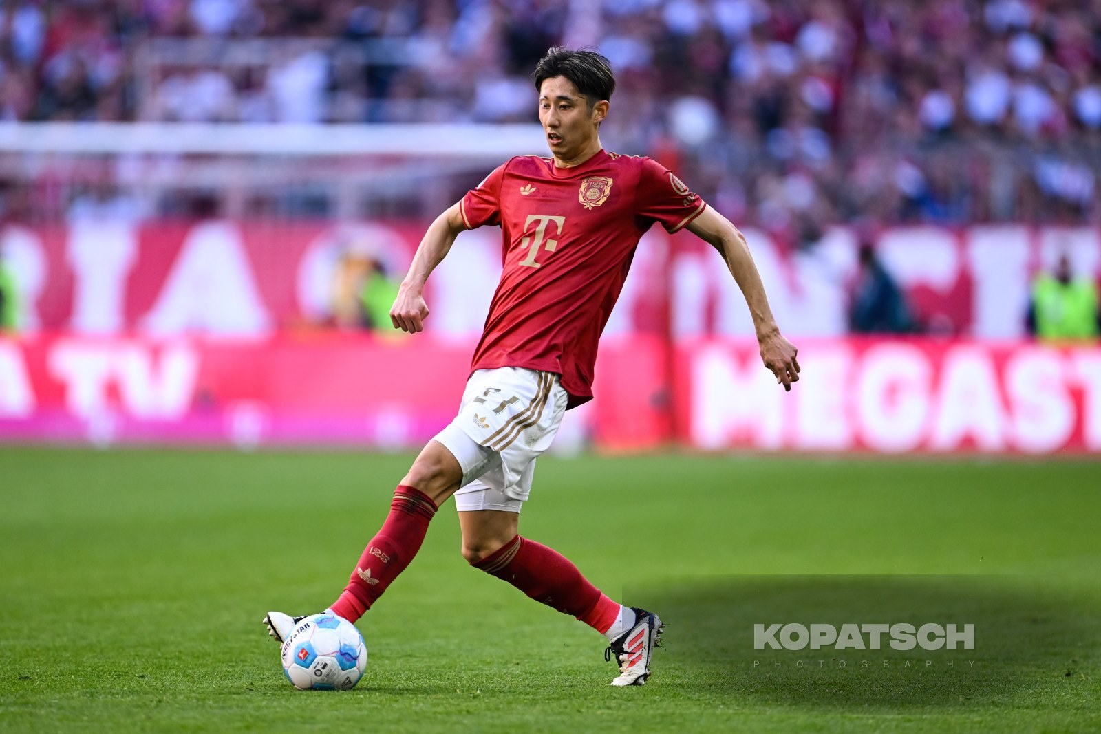 Hiroki Ito · 2025-03-08 FC Bayern Muenchen vs VfL Bochum