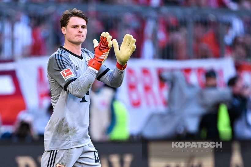 Jonas Urbig, 2025-03-08 FC Bayern Muenchen vs VfL Bochum
