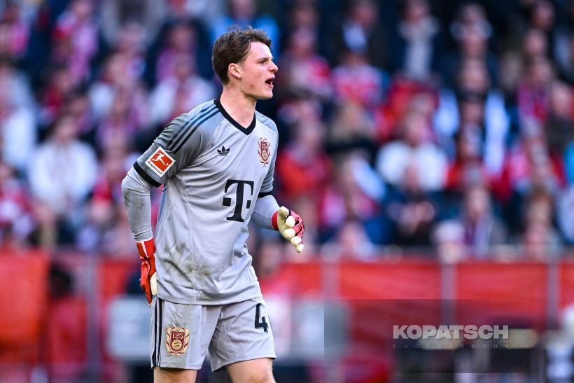 Jonas Urbig, 2025-03-08 FC Bayern Muenchen vs VfL Bochum