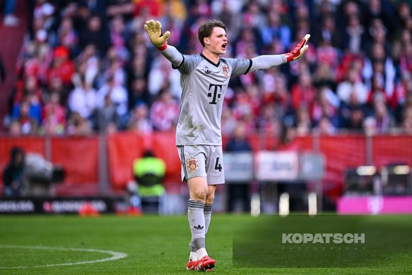 Jonas Urbig, 2025-03-08 FC Bayern Muenchen vs VfL Bochum