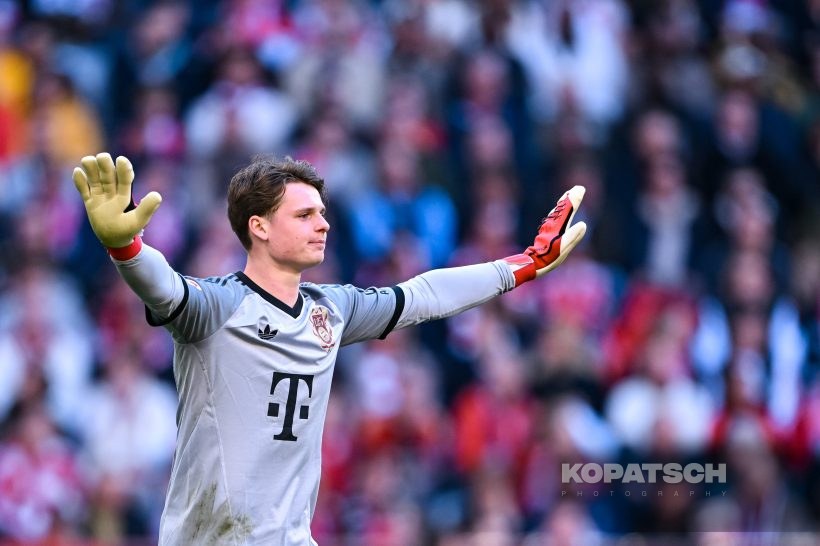 Jonas Urbig, 2025-03-08 FC Bayern Muenchen vs VfL Bochum