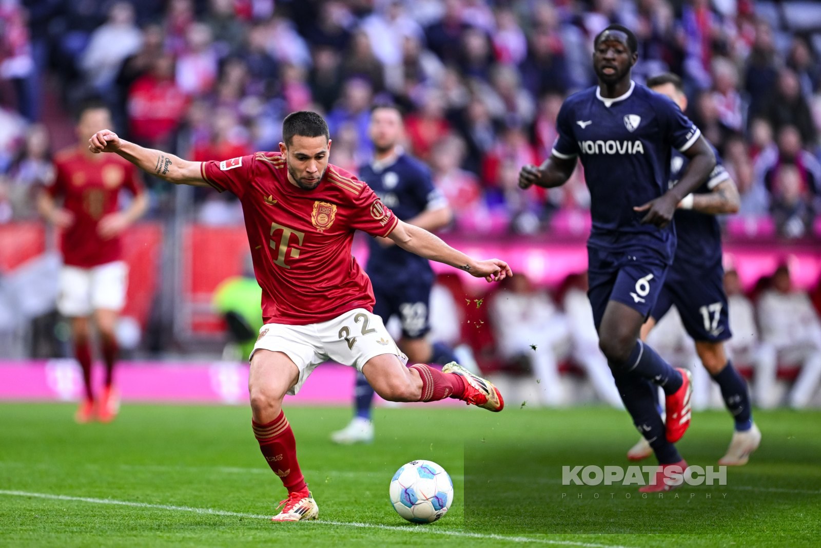 Raphael Guerreiro · 2025-03-08 FC Bayern Muenchen vs VfL Bochum