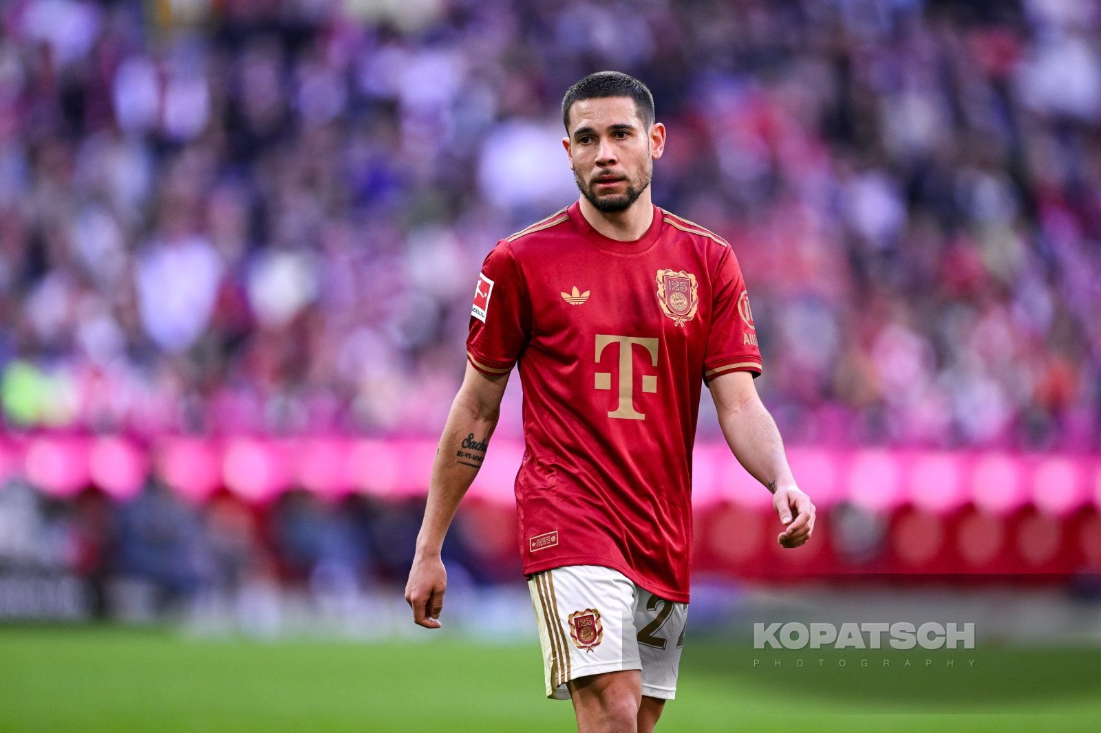 Raphael Guerreiro · 2025-03-08 FC Bayern Muenchen vs VfL Bochum