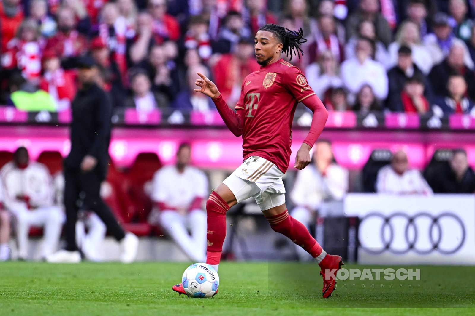 Michael Olise · 2025-03-08 FC Bayern Muenchen vs VfL Bochum