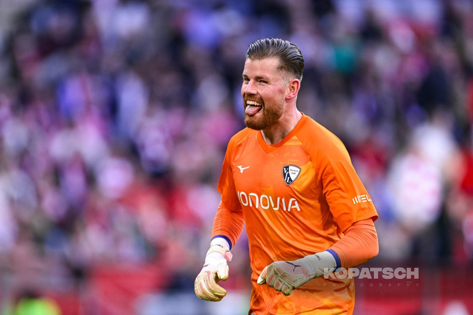 Timo Horn · 2025-03-08 FC Bayern Muenchen vs VfL Bochum