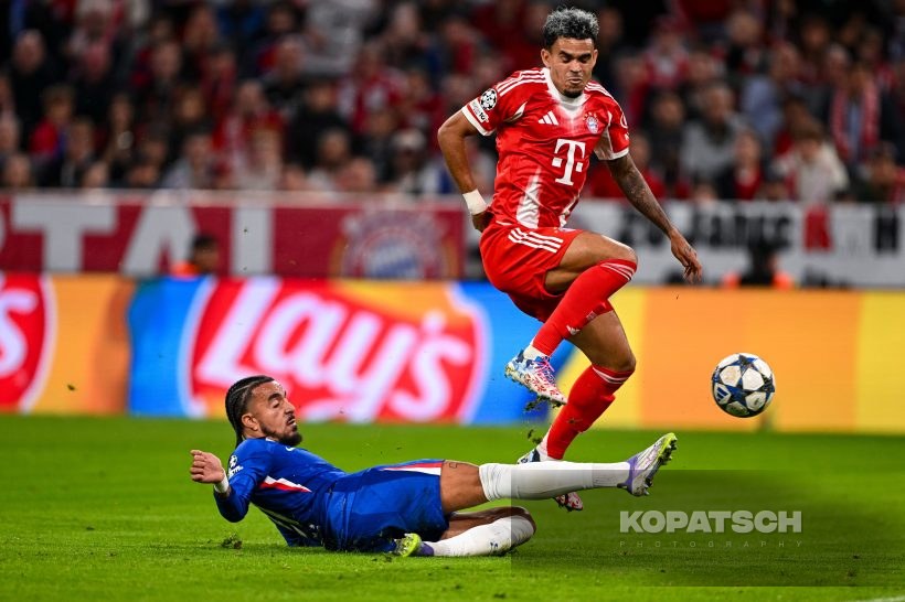 Luis Diaz · Malo Gusto, 2025-09-17 FC Bayern Muenchen vs Chelsea FC
