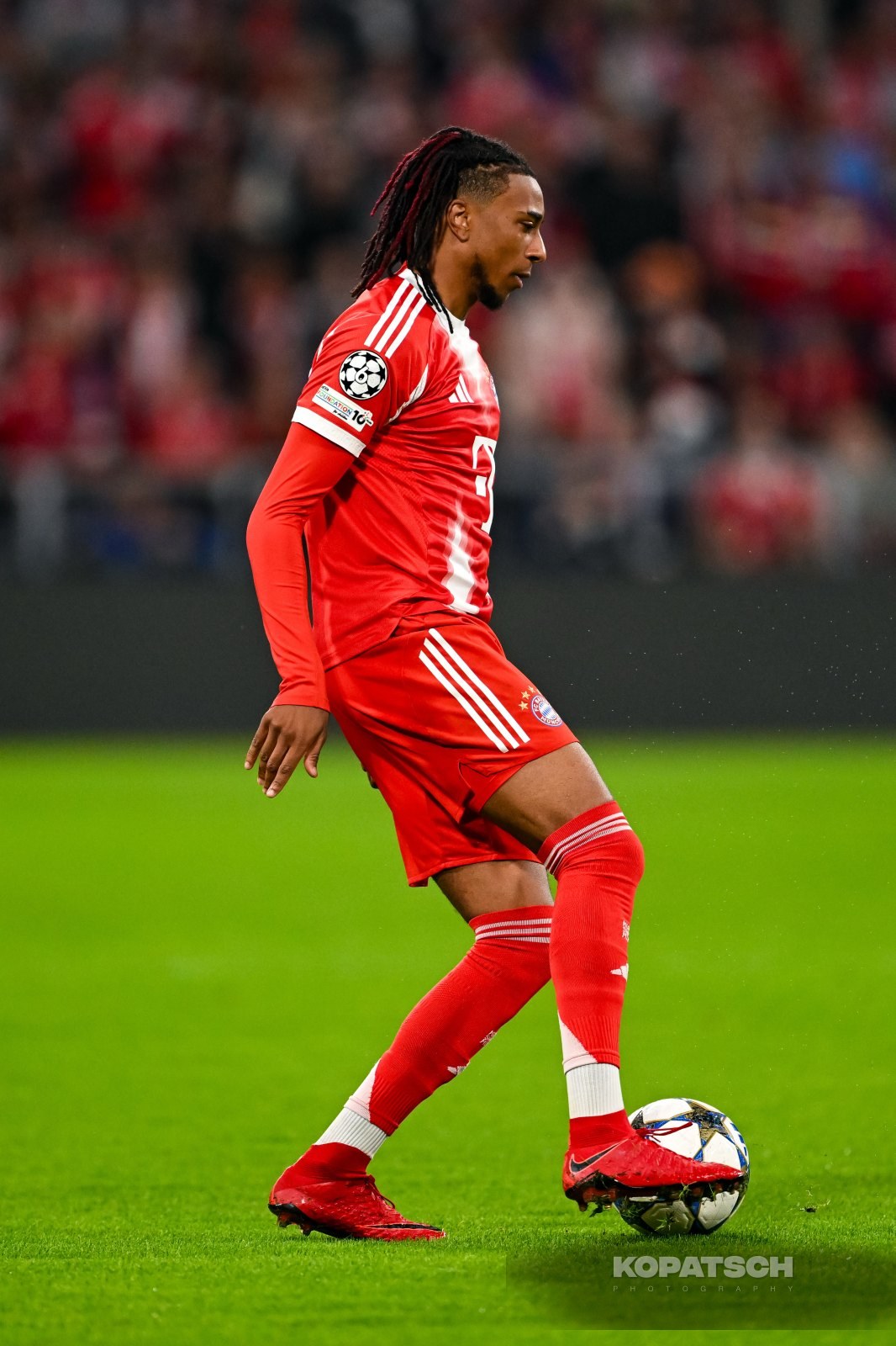 Michael Olise · 2025-09-17 FC Bayern Muenchen vs Chelsea FC