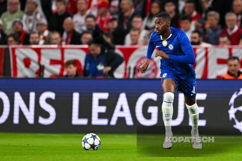 Tosin Adarabioyo, 2025-09-17 FC Bayern Muenchen vs Chelsea FC