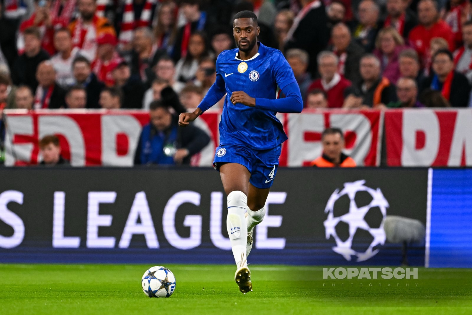 Tosin Adarabioyo · 2025-09-17 FC Bayern Muenchen vs Chelsea FC