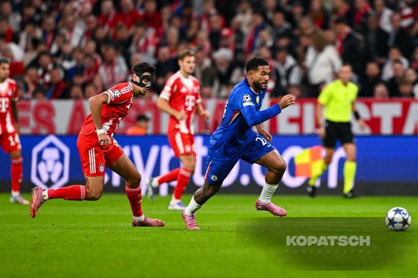 Reece James · Aleksandar Pavlovic, 2025-09-17 FC Bayern Muenchen vs Chelsea FC