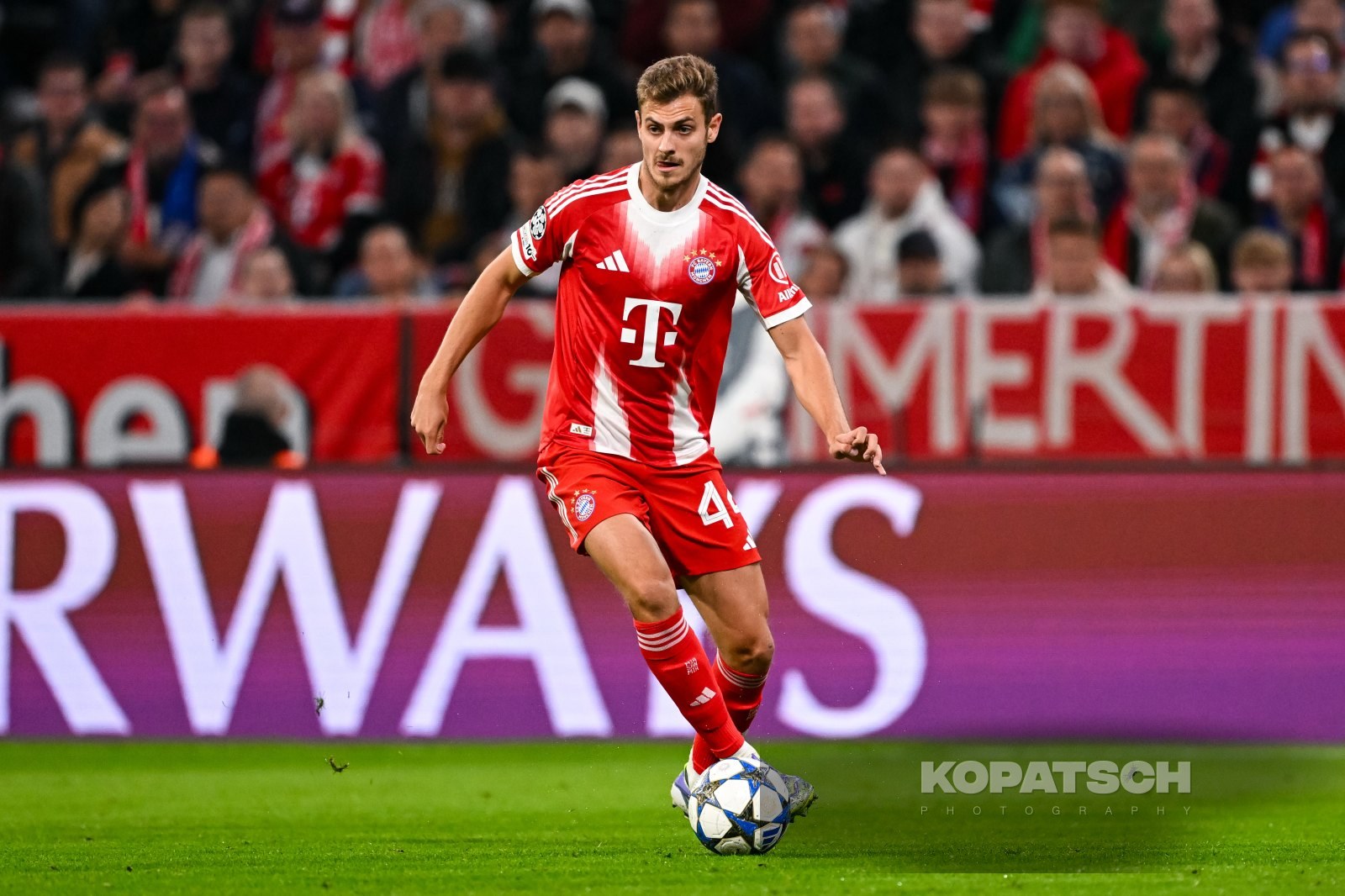 Josip Stanisic · 2025-09-17 FC Bayern Muenchen vs Chelsea FC