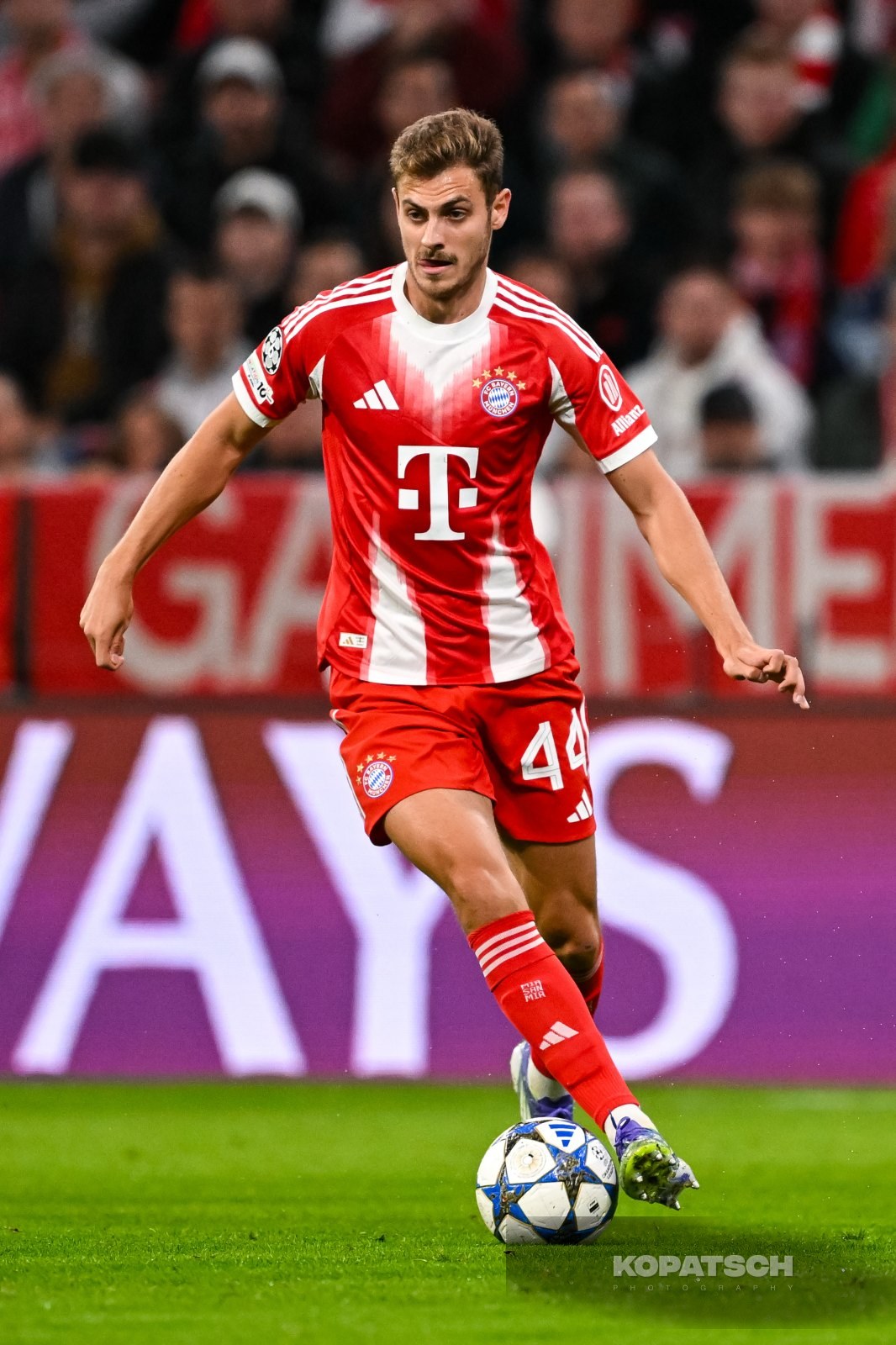 Josip Stanisic · 2025-09-17 FC Bayern Muenchen vs Chelsea FC
