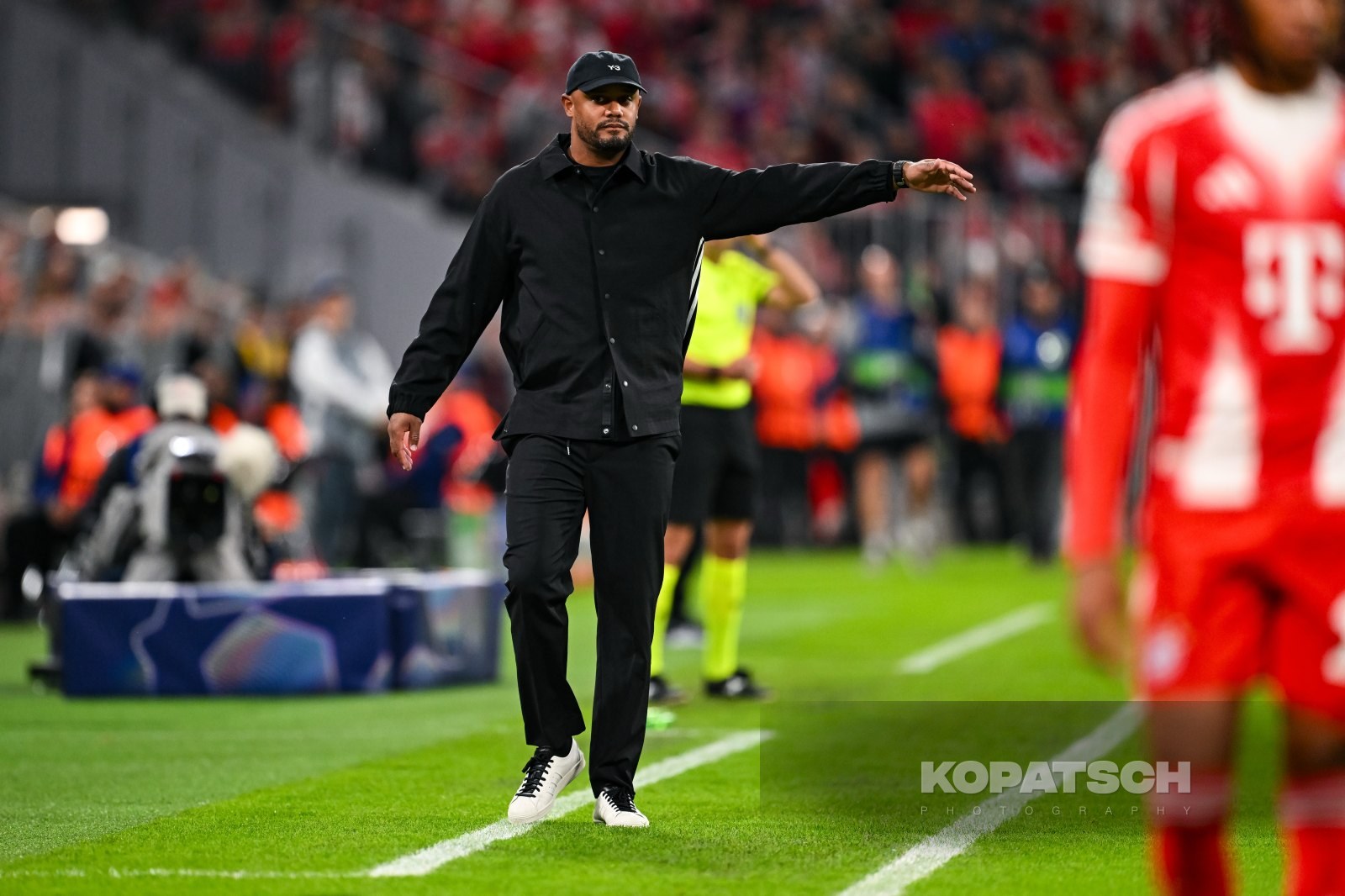Vincent Kompany · 2025-09-17 FC Bayern Muenchen vs Chelsea FC