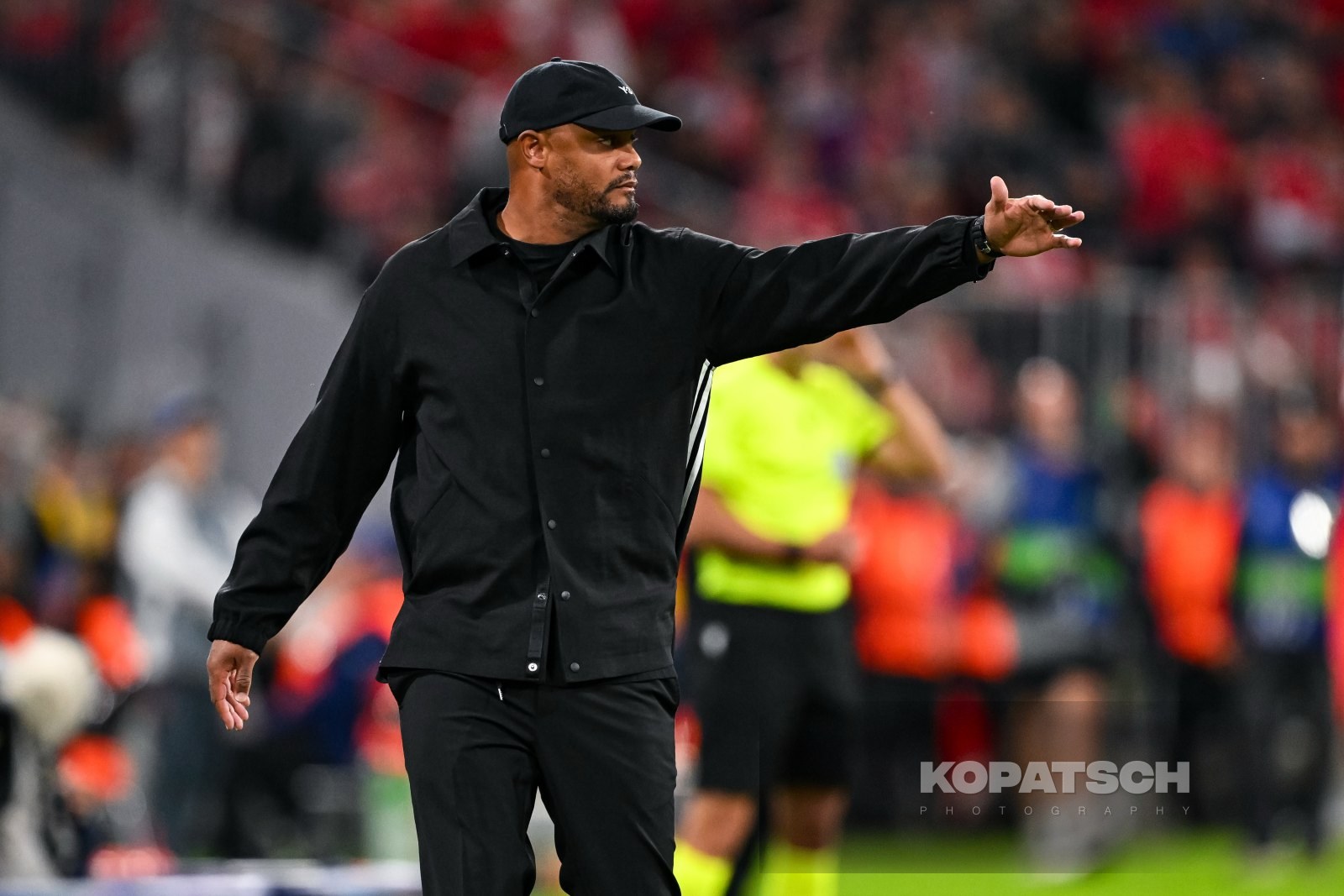 Vincent Kompany · 2025-09-17 FC Bayern Muenchen vs Chelsea FC
