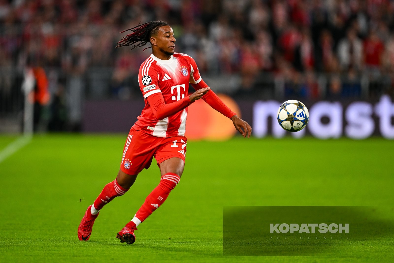 Michael Olise · 2025-09-17 FC Bayern Muenchen vs Chelsea FC