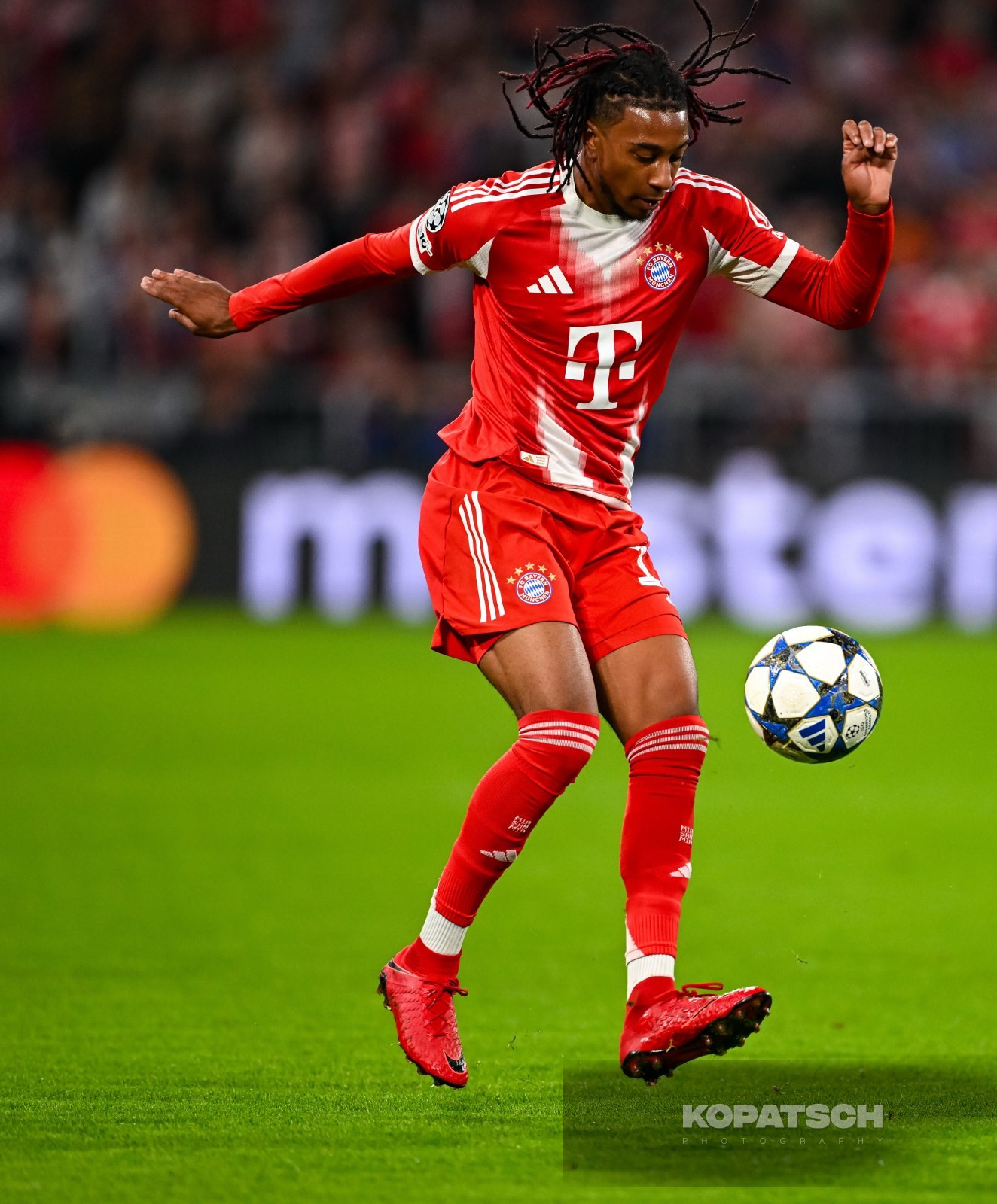 Michael Olise · 2025-09-17 FC Bayern Muenchen vs Chelsea FC