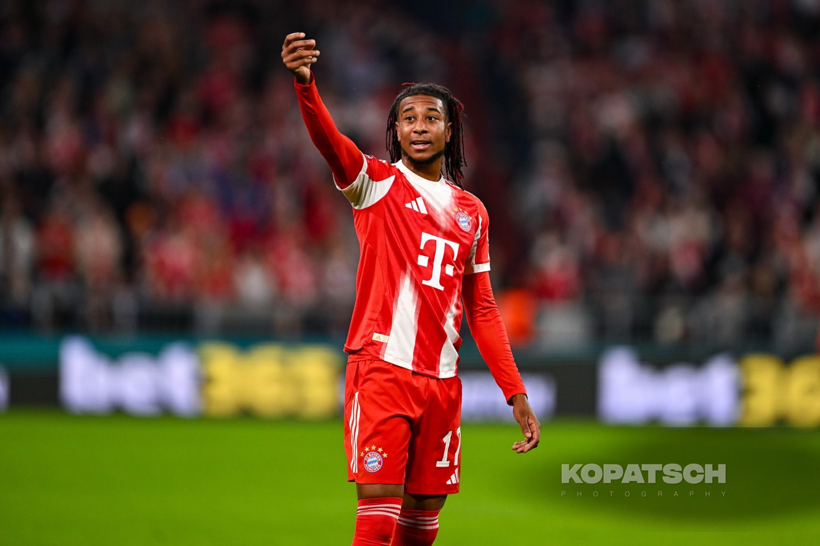Michael Olise · 2025-09-17 FC Bayern Muenchen vs Chelsea FC