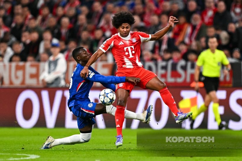 Serge Gnabry · Moises Caicedo, 2025-09-17 FC Bayern Muenchen vs Chelsea FC