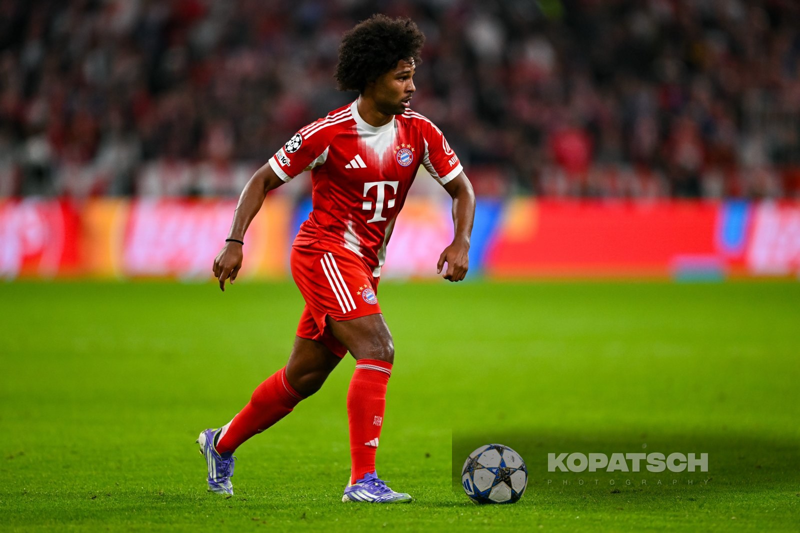 Serge Gnabry · 2025-09-17 FC Bayern Muenchen vs Chelsea FC