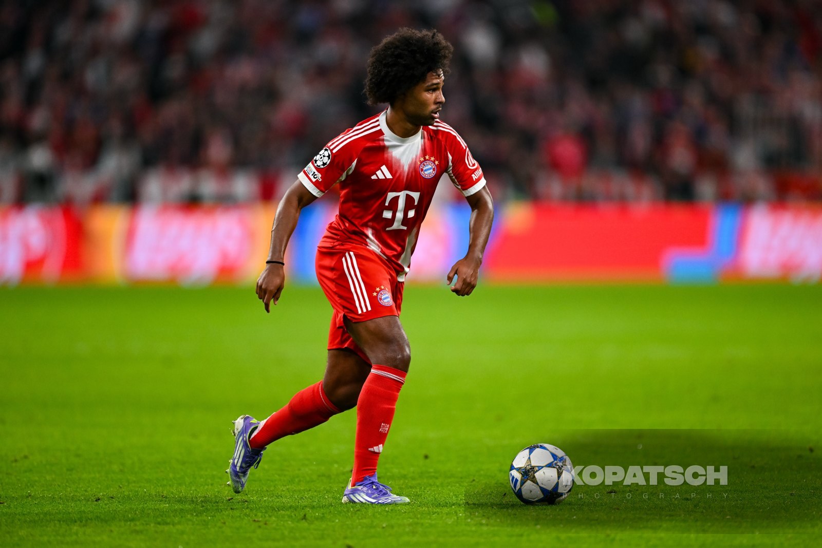 Serge Gnabry · 2025-09-17 FC Bayern Muenchen vs Chelsea FC