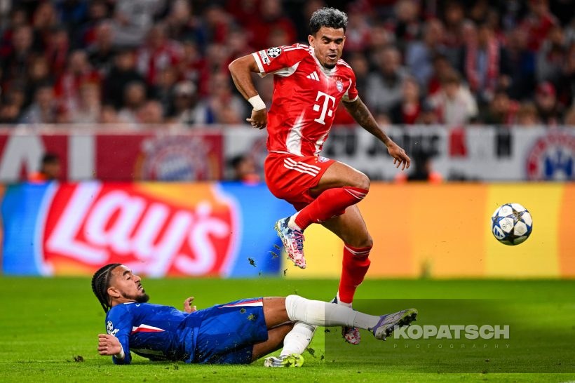 Luis Diaz · Malo Gusto, 2025-09-17 FC Bayern Muenchen vs Chelsea FC