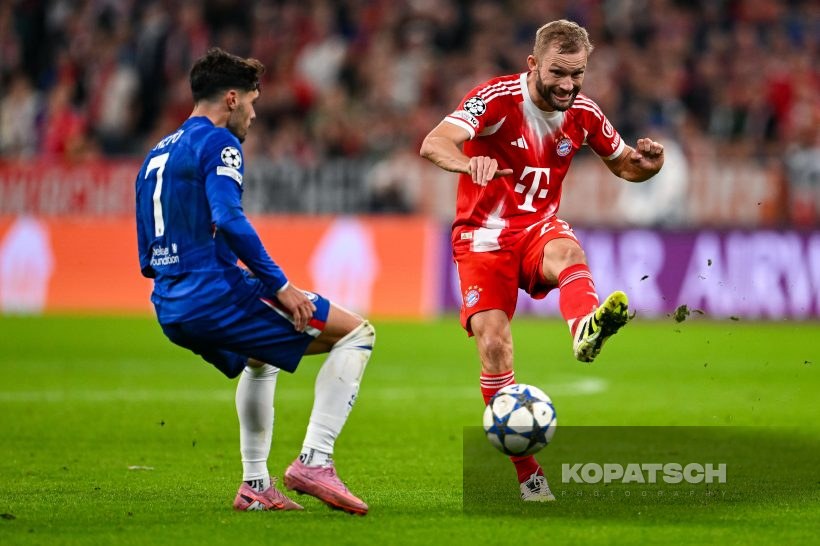 Konrad Laimer · Pedro Neto, 2025-09-17 FC Bayern Muenchen vs Chelsea FC