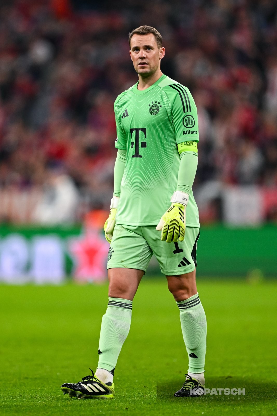 Manuel Neuer · 2025-09-17 FC Bayern Muenchen vs Chelsea FC