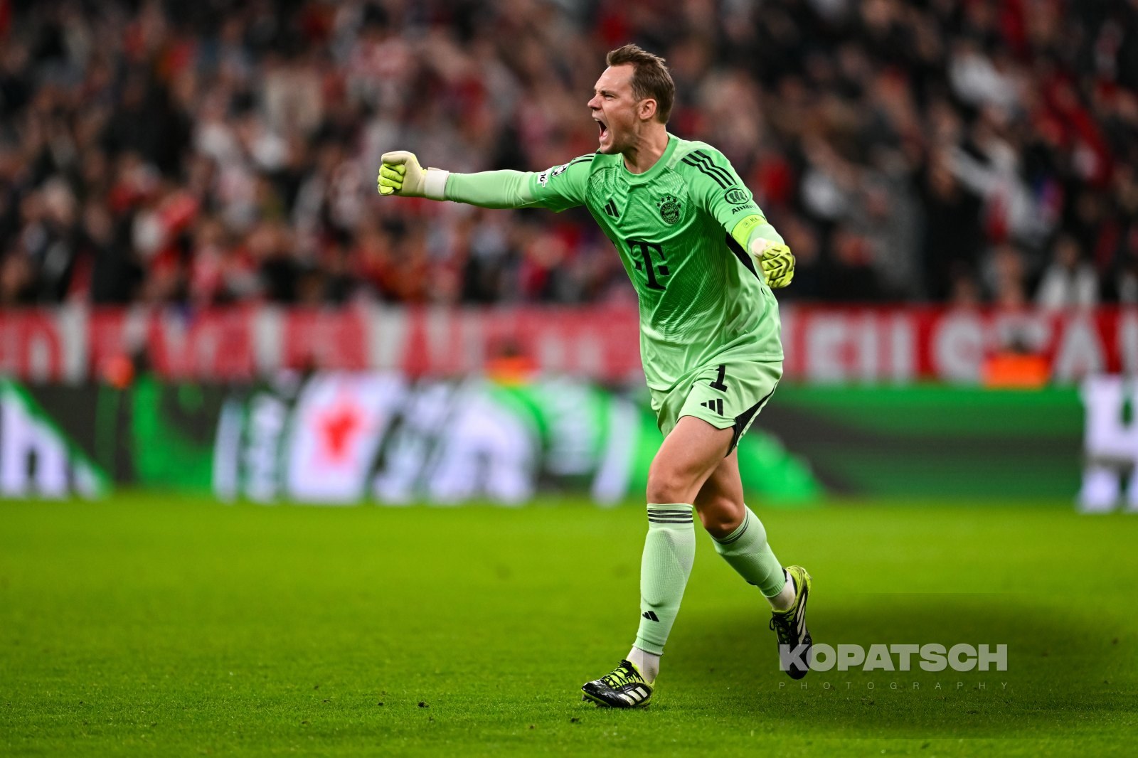 Manuel Neuer · 2025-09-17 FC Bayern Muenchen vs Chelsea FC