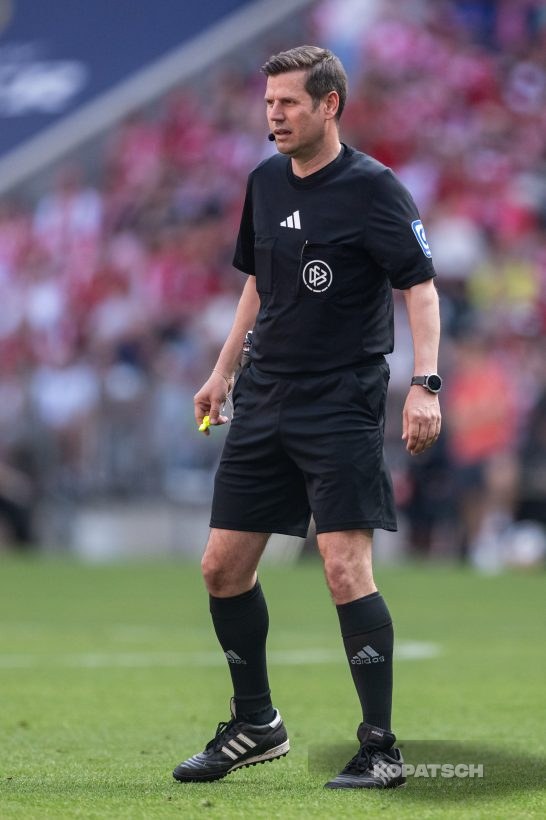 Frank Willenborg, 2026-05-02 FC Bayern Muenchen vs FC Heidenheim