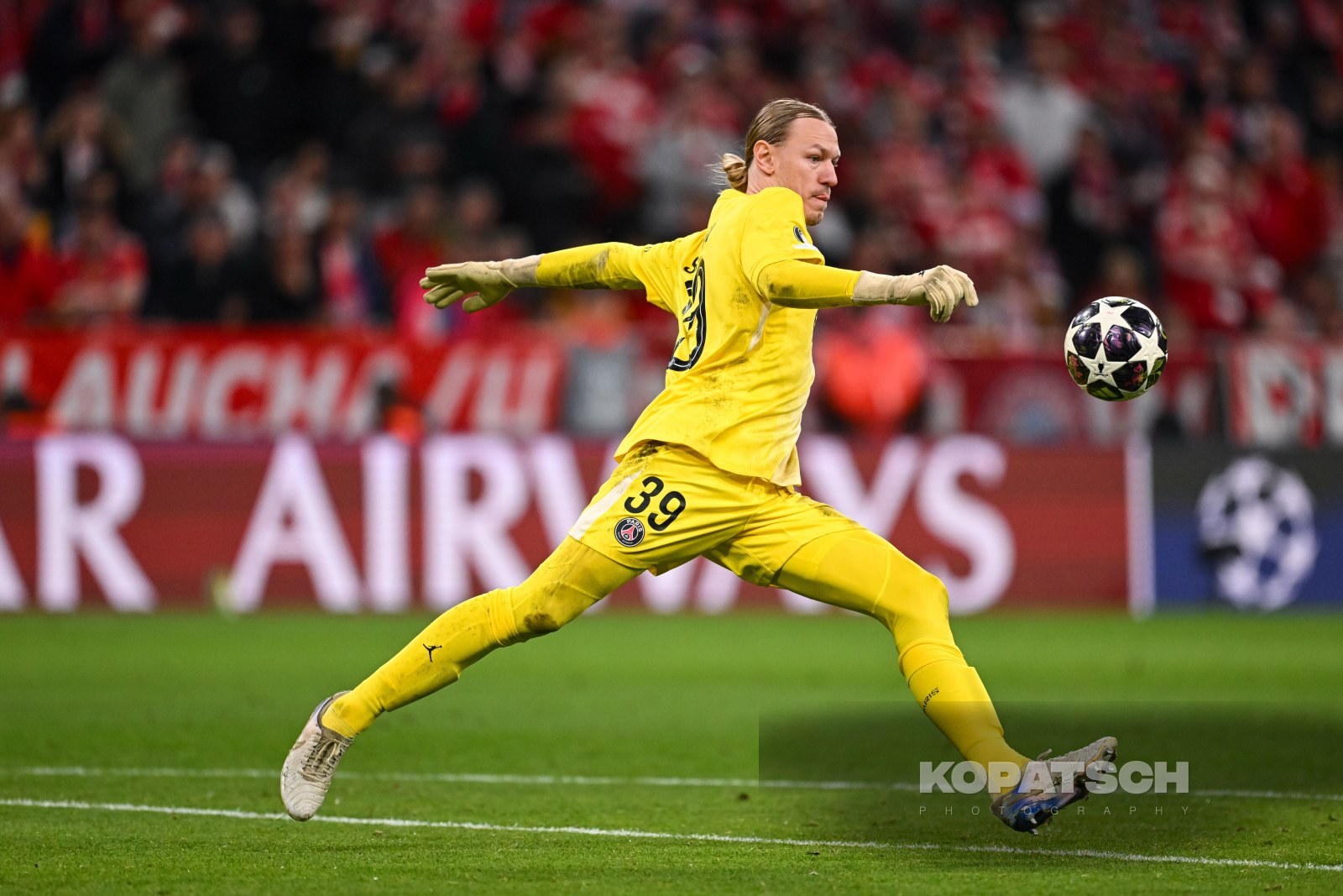 Matvey Safonov · 2026-05-06 FC Bayern Muenchen vs PSG Paris