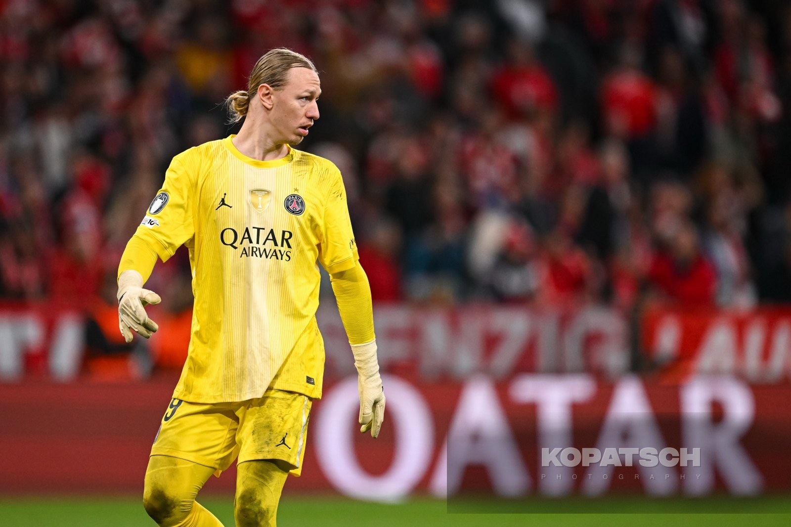 Matvey Safonov · 2026-05-06 FC Bayern Muenchen vs PSG Paris