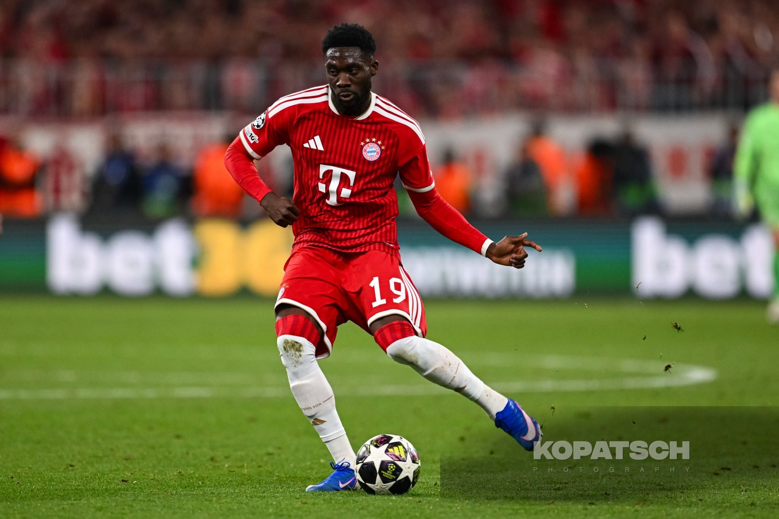 Alphonso Davies · 2026-05-06 FC Bayern Muenchen vs PSG Paris
