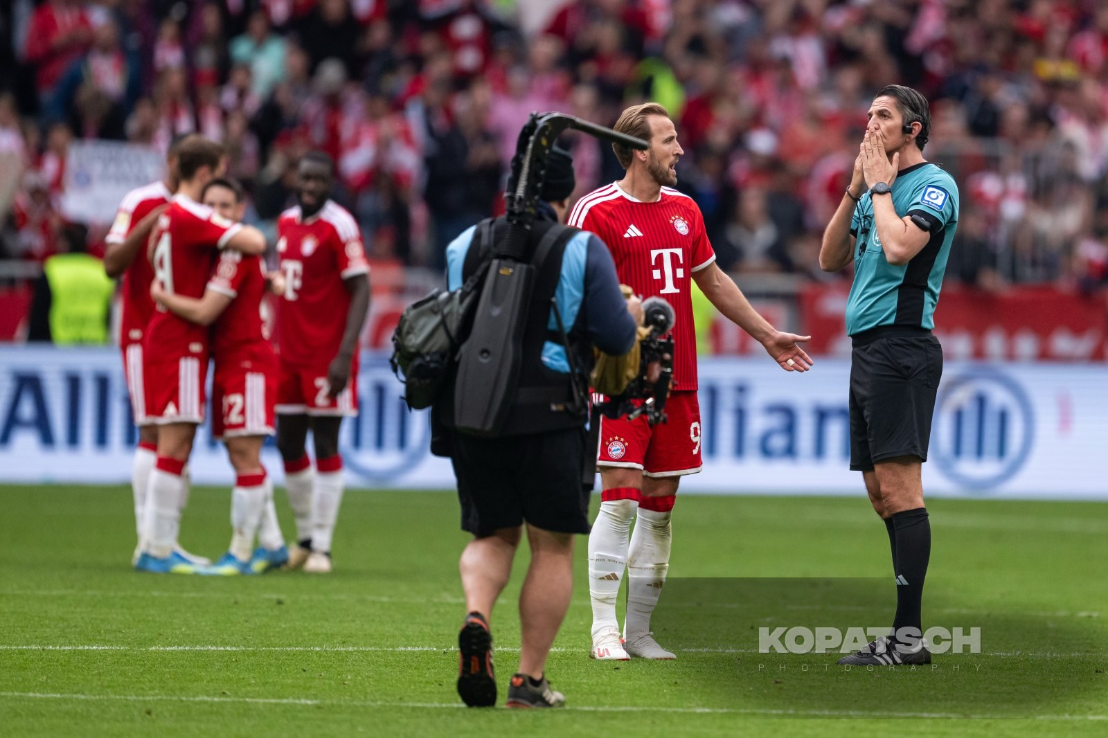 Deniz Aytekin · 2026-05-16 FC Bayern Muenchen vs 1. FC Koeln